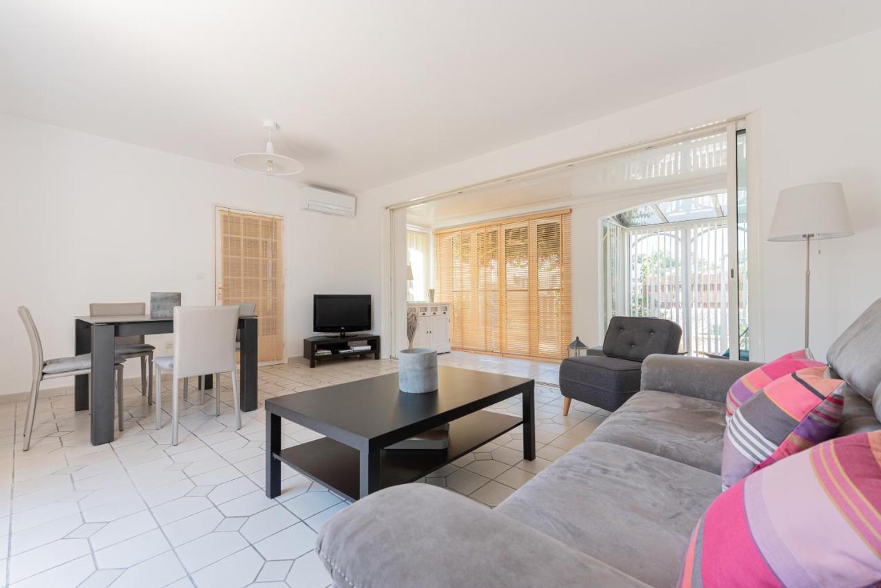 Maison Cosy Avec Petite Piscine Six-Fours-les-Plages Luaran gambar